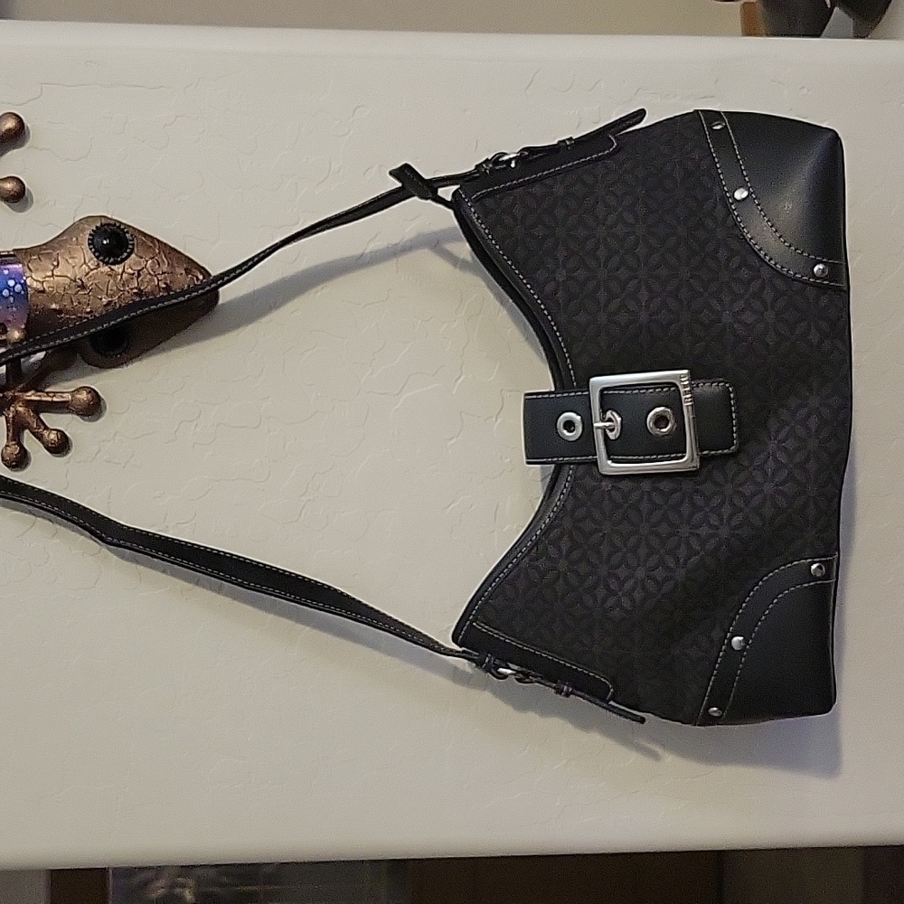 Relic Shoulder Handbag / Purse